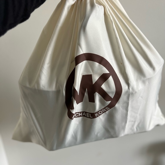 Pristine condition authentic Michael Kors purse black and white polka dot 9”x14” - Picture 4 of 4